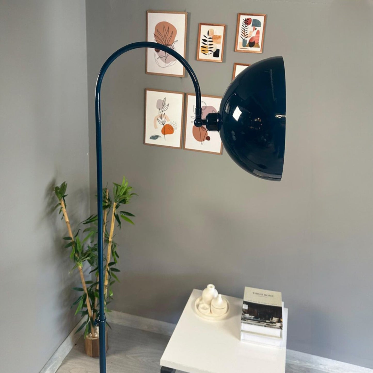 Stehlampe Moderne Stehlampe aus Metall mit E27, verstellbarer Lampenschirm