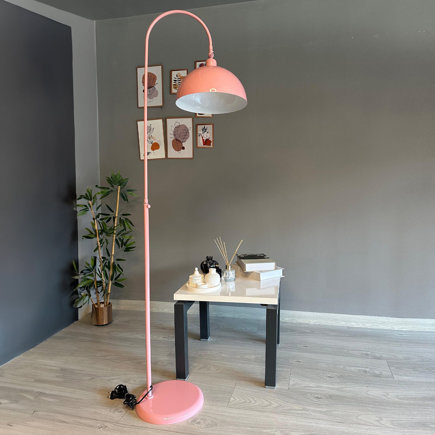 Stehlampe Moderne Stehlampe aus Metall mit E27, verstellbarer Lampenschirm