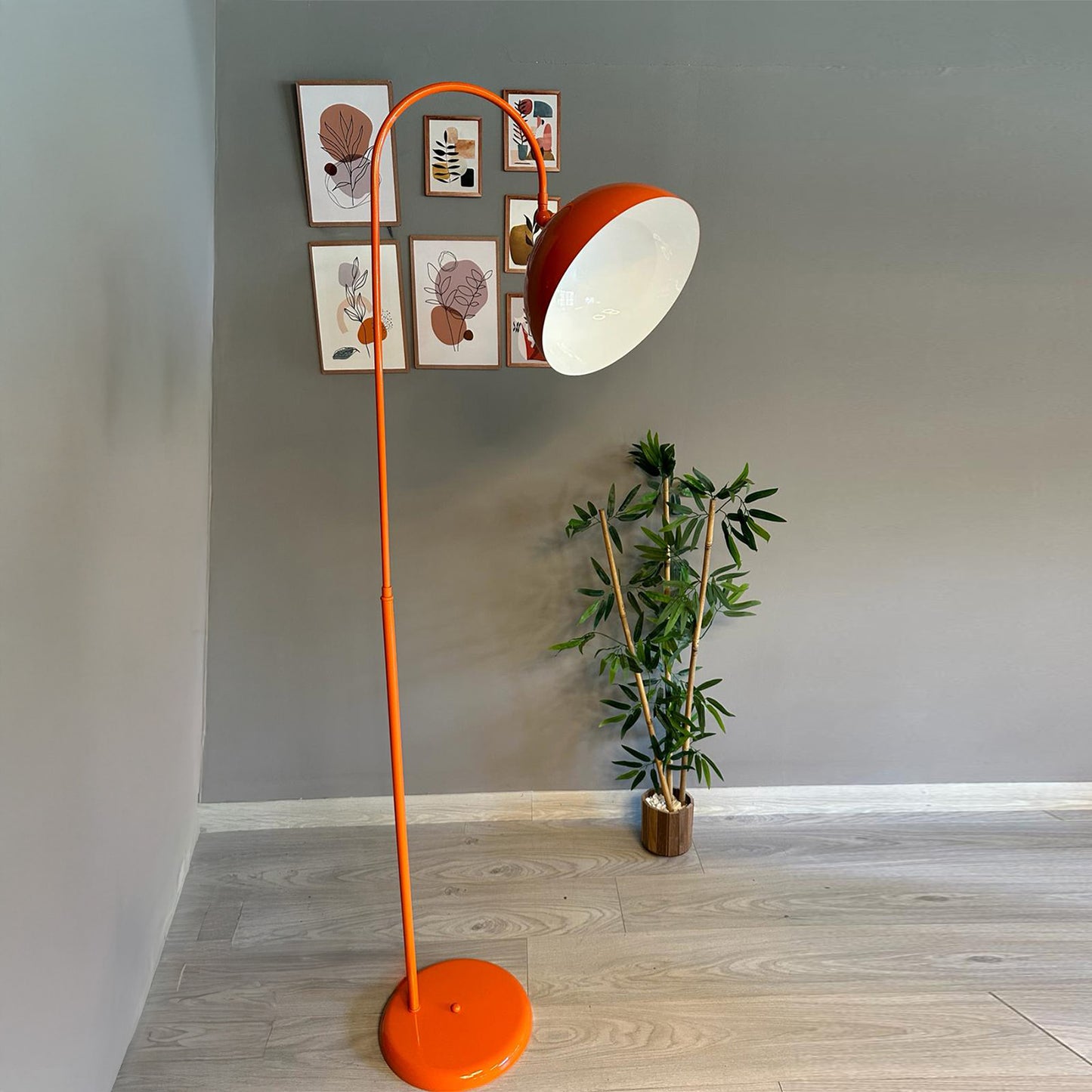 Stehlampe Moderne Stehlampe aus Metall mit E27, verstellbarer Lampenschirm