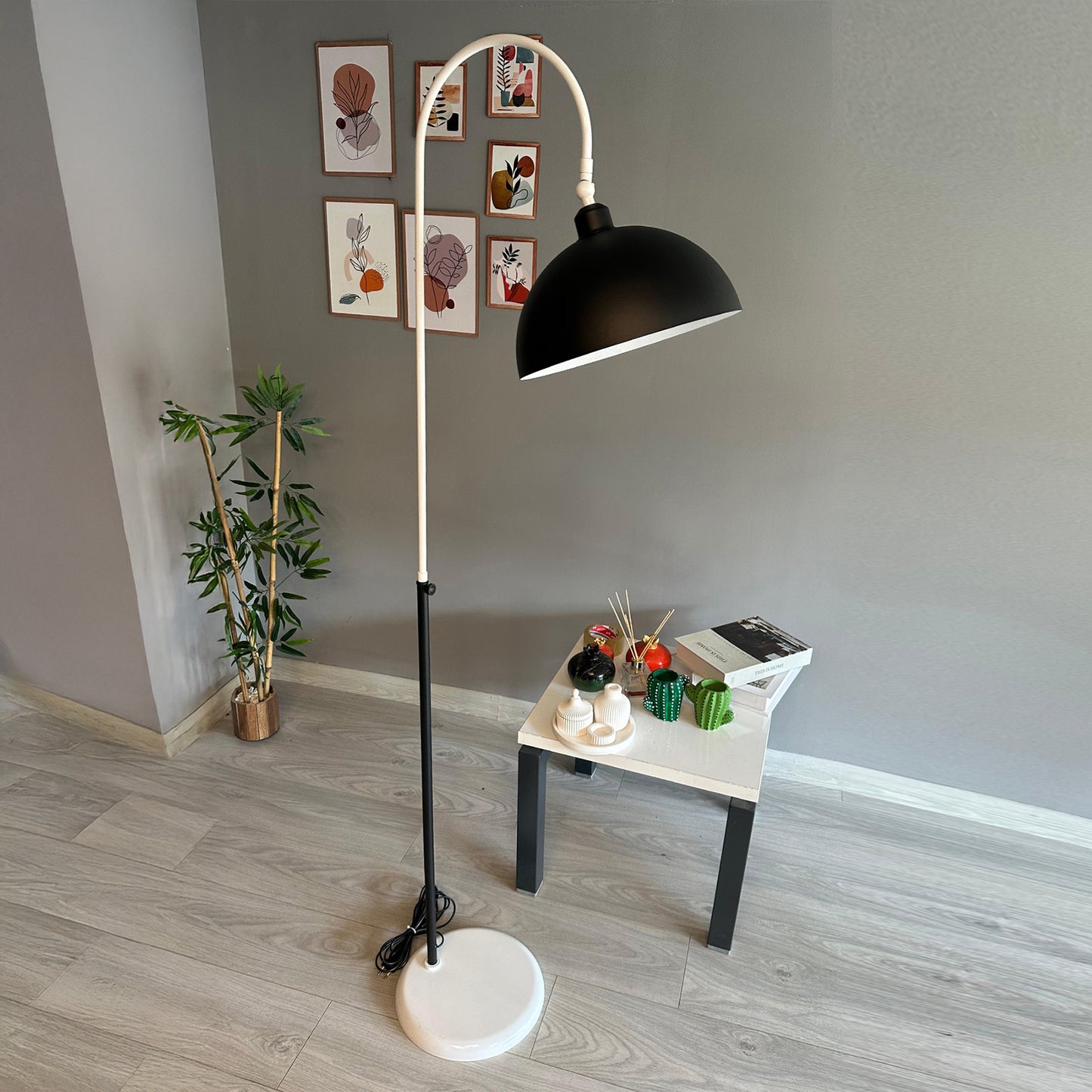 Stehlampe Moderne Stehlampe aus Metall mit E27, verstellbarer Lampenschirm