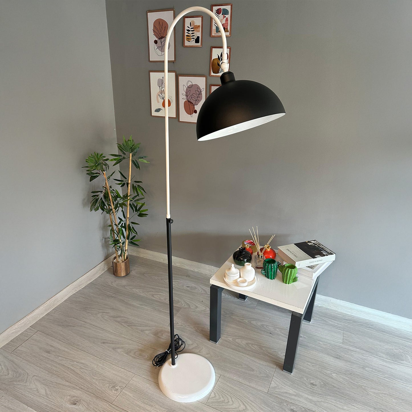 Stehlampe Moderne Stehlampe aus Metall mit E27, verstellbarer Lampenschirm