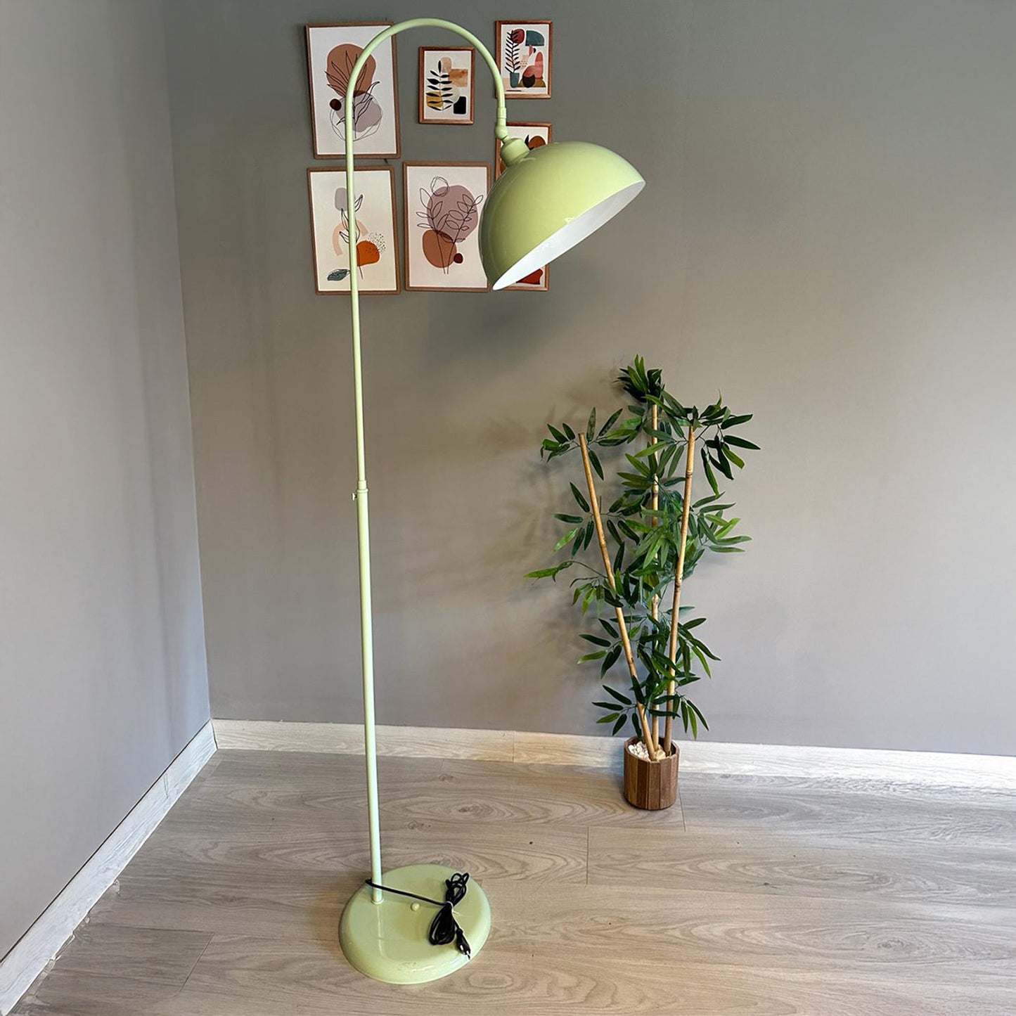 Stehlampe Moderne Stehlampe aus Metall mit E27, verstellbarer Lampenschirm