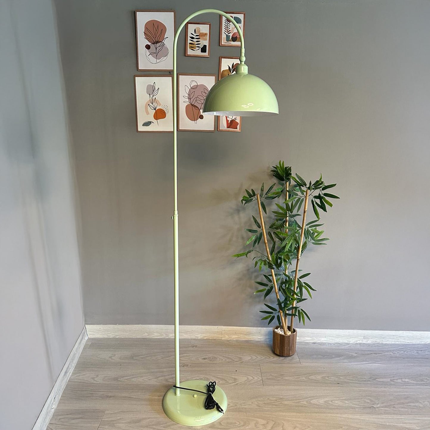 Stehlampe Moderne Stehlampe aus Metall mit E27, verstellbarer Lampenschirm