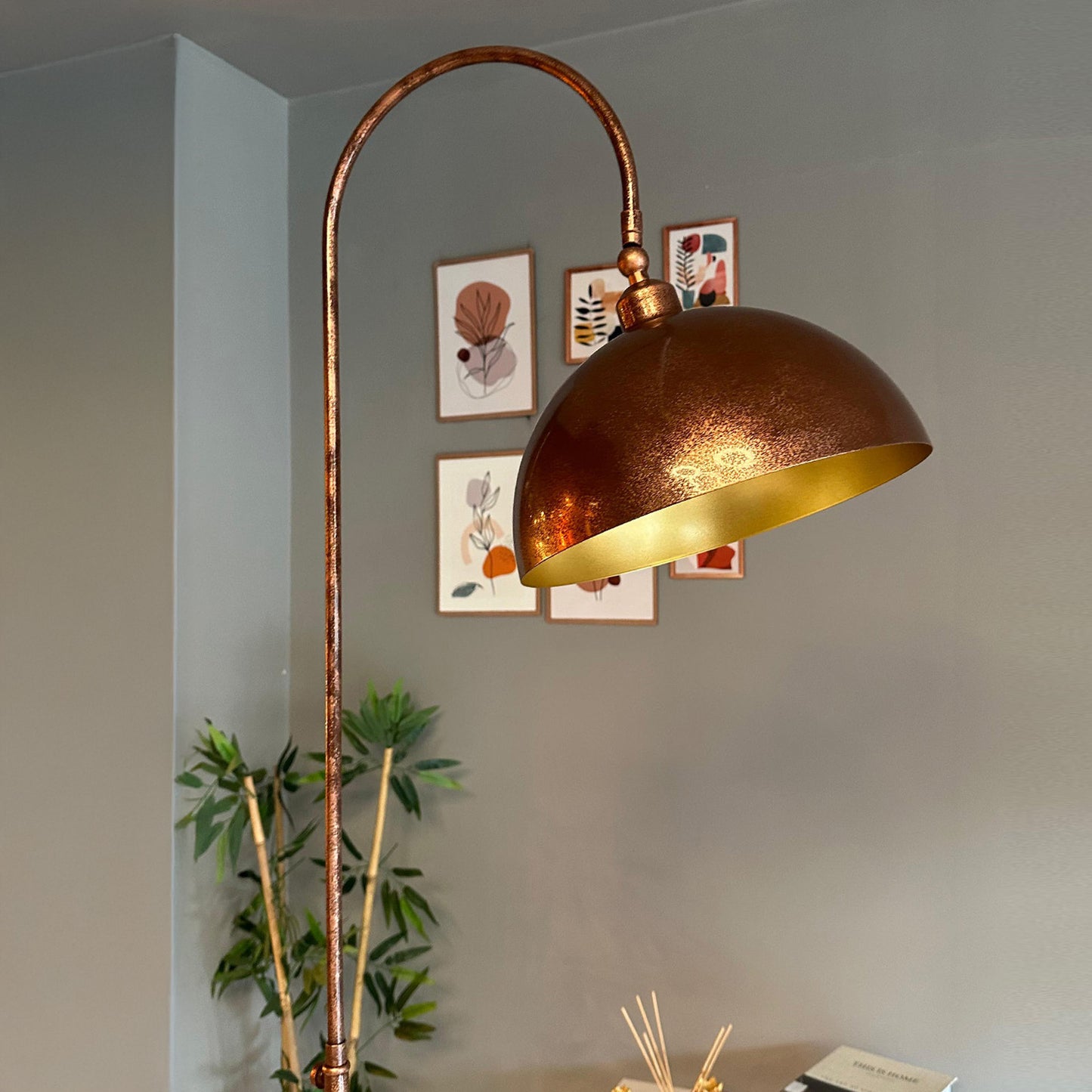 Stehlampe Moderne Stehlampe aus Metall mit E27, verstellbarer Lampenschirm