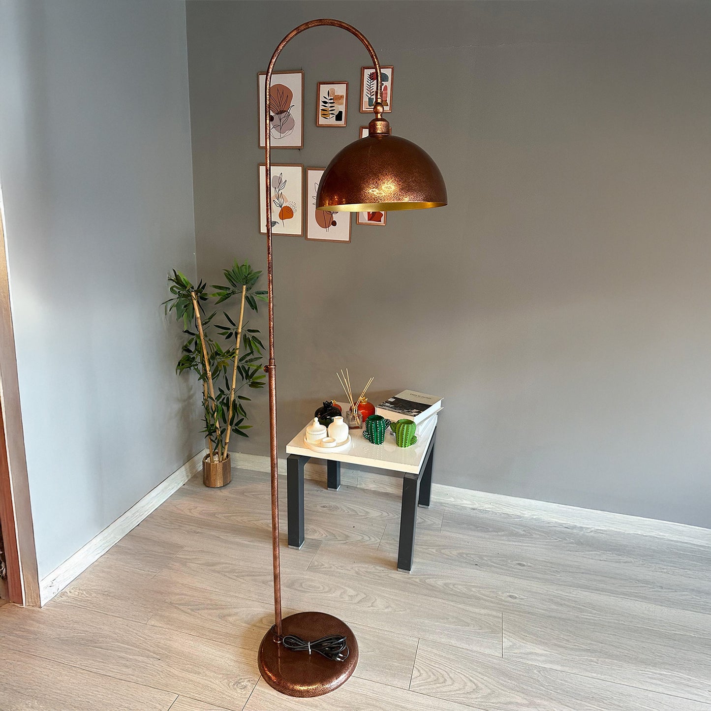 Stehlampe Moderne Stehlampe aus Metall mit E27, verstellbarer Lampenschirm