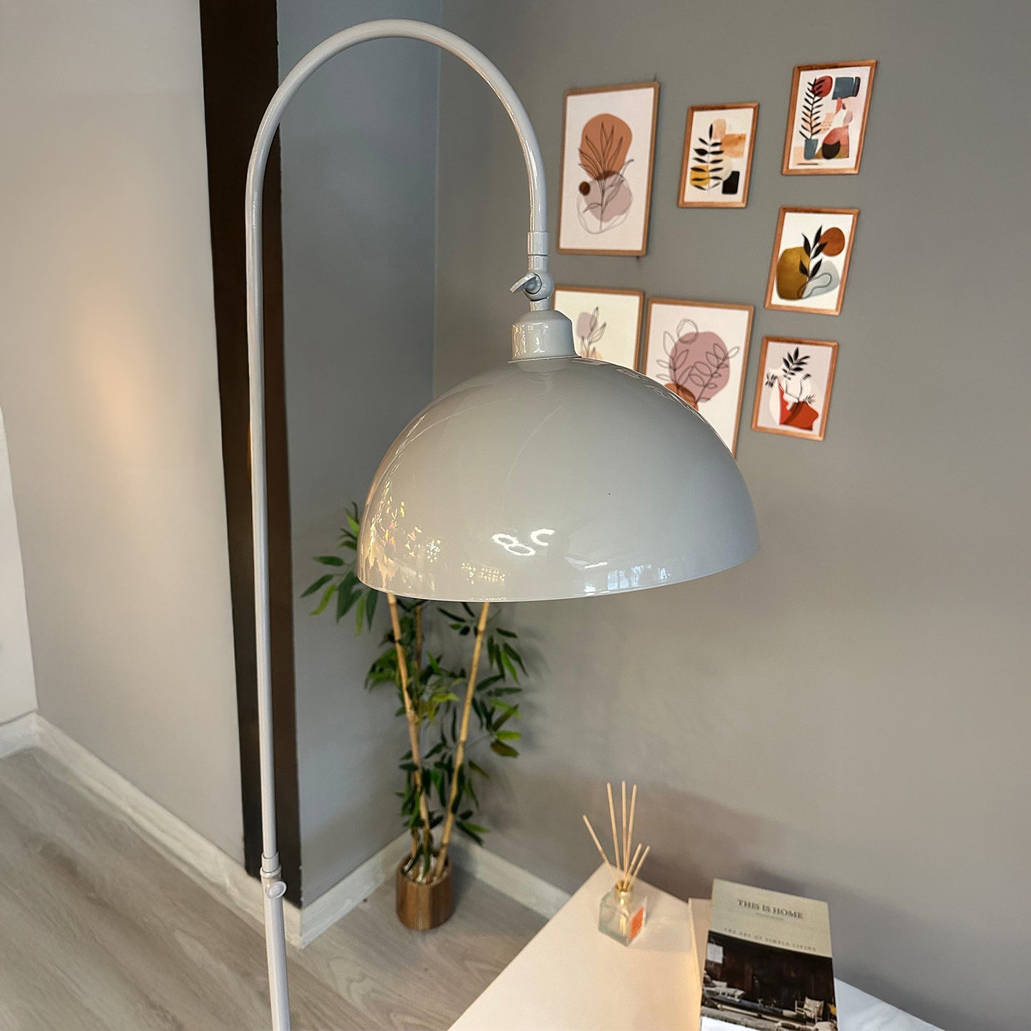 Stehlampe Moderne Stehlampe aus Metall mit E27, verstellbarer Lampenschirm