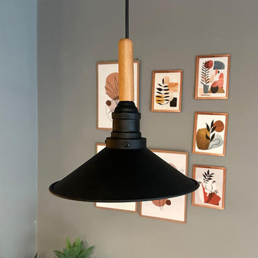 Benjamin Kronleuchter Schwarzes Tulpen-Kopfteil aus Holz