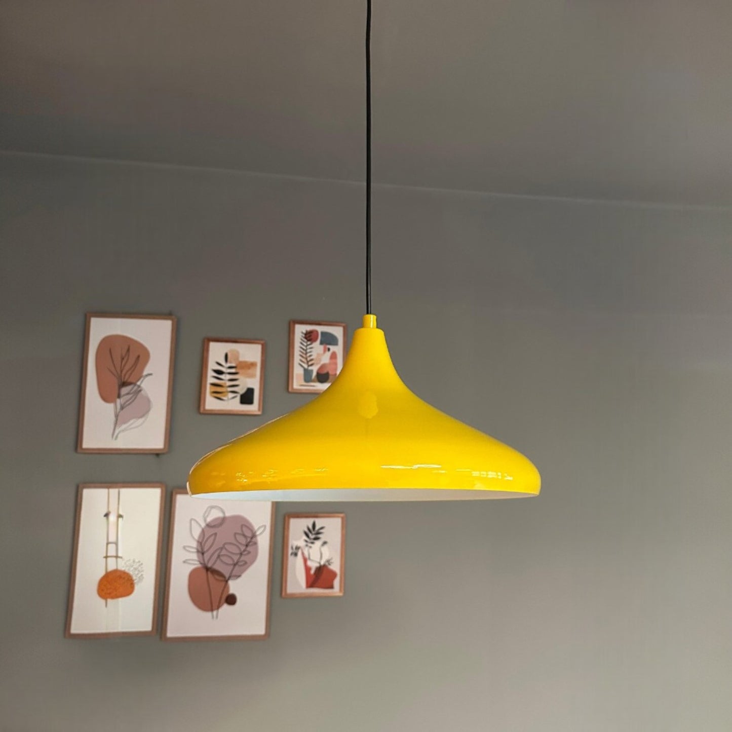 Lampada a sospensione in metallo