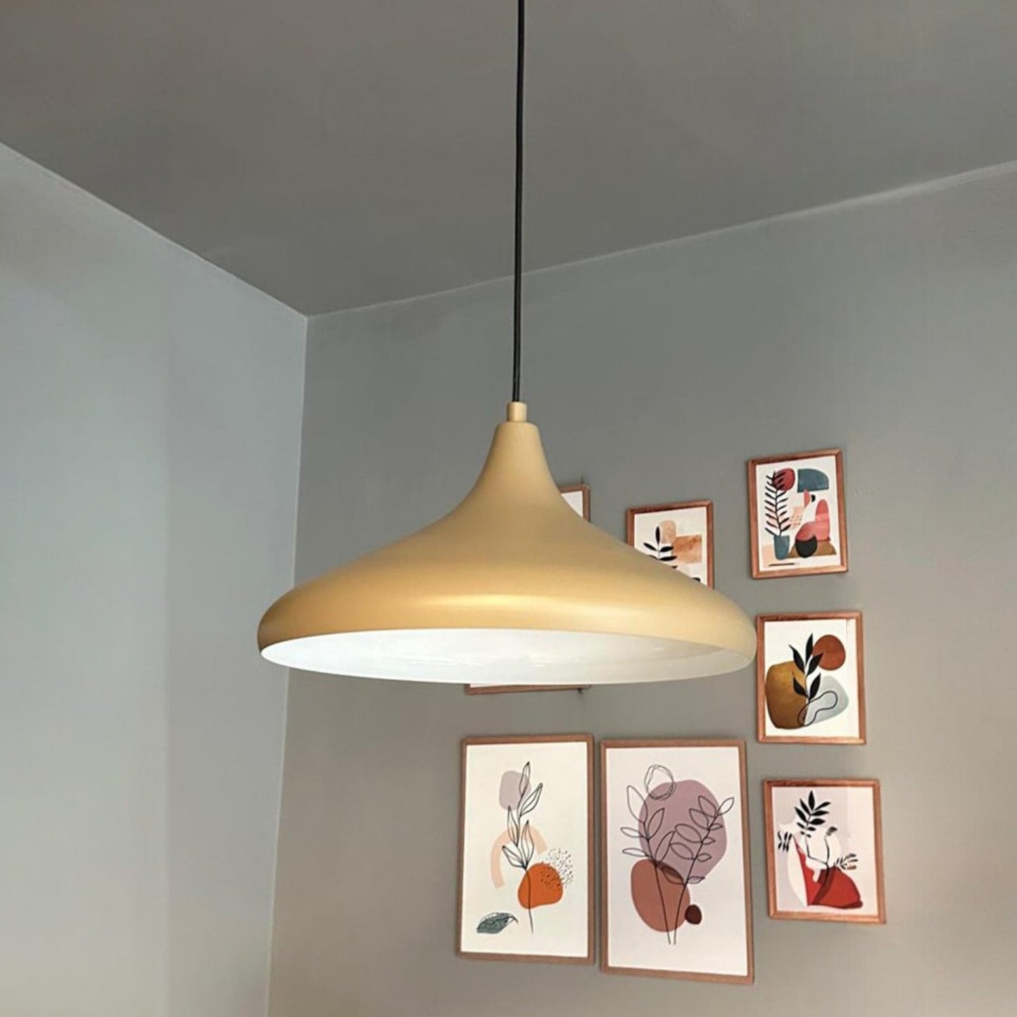Lampada a sospensione in metallo