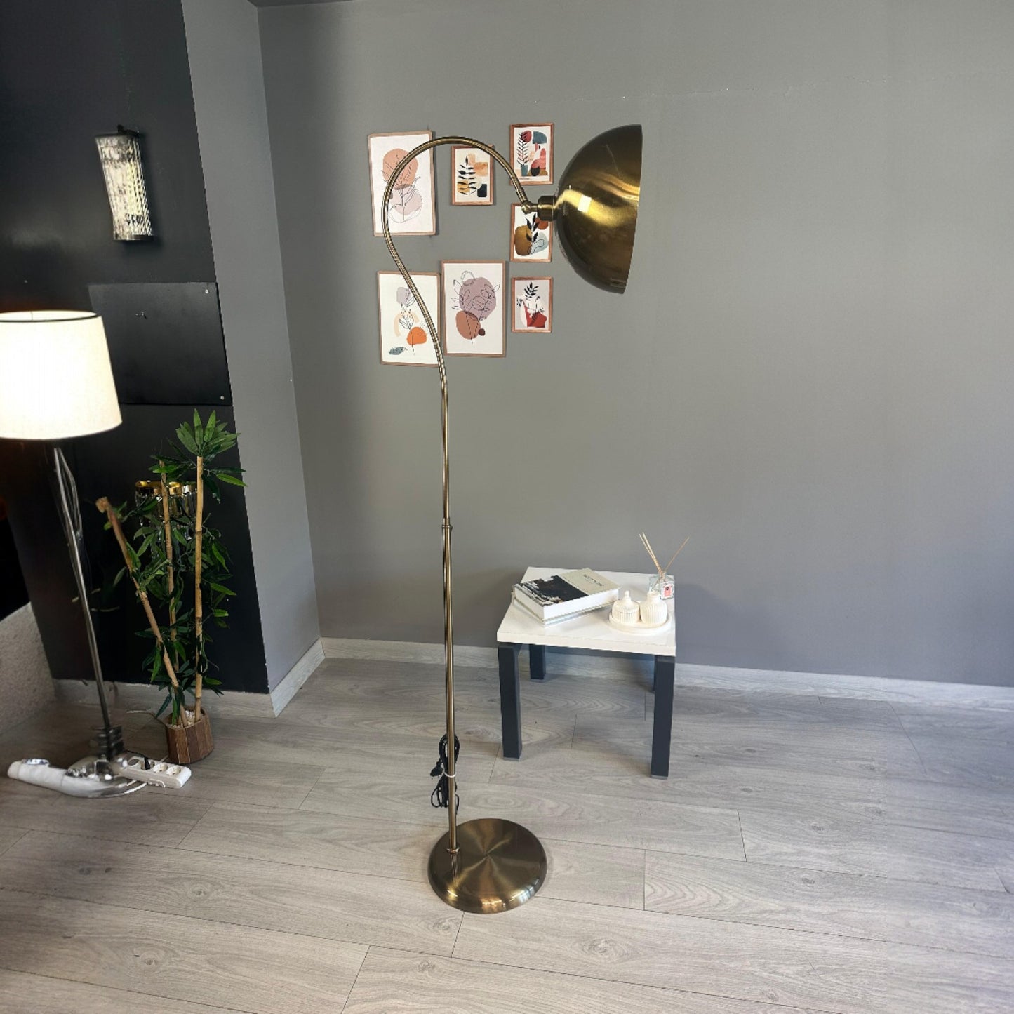 Stehlampe Elvon Ufo Kopf Moderne Dekorative Metall Stehlampe