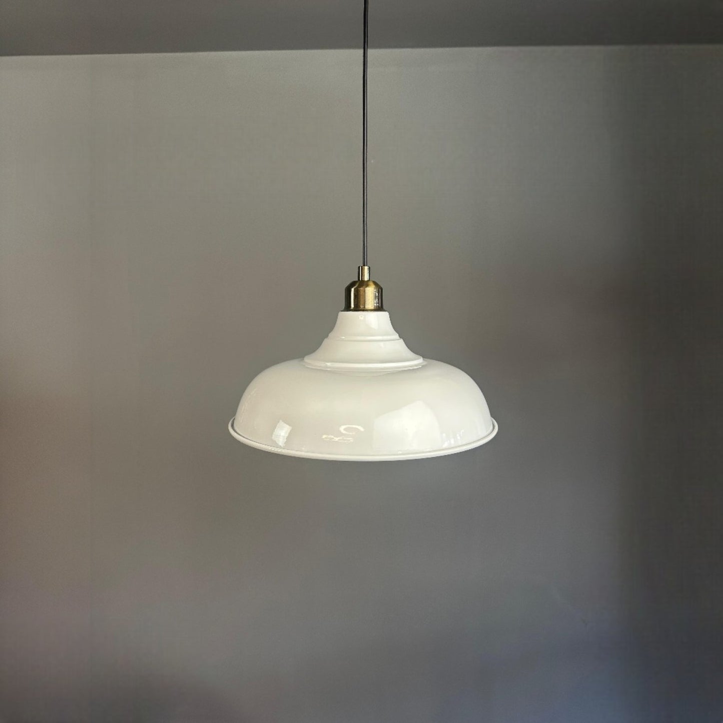 Pendelleuchte Nota Halbe Tulpe Ø31 cm, Metall Hängelampe