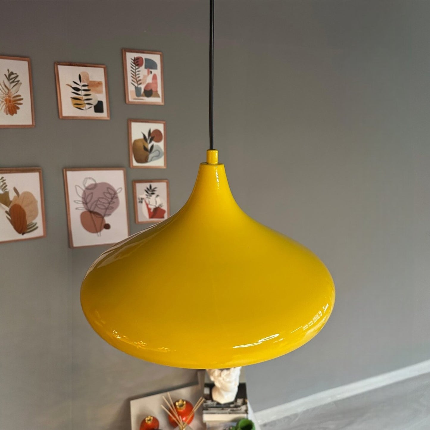 Lampada a sospensione in metallo