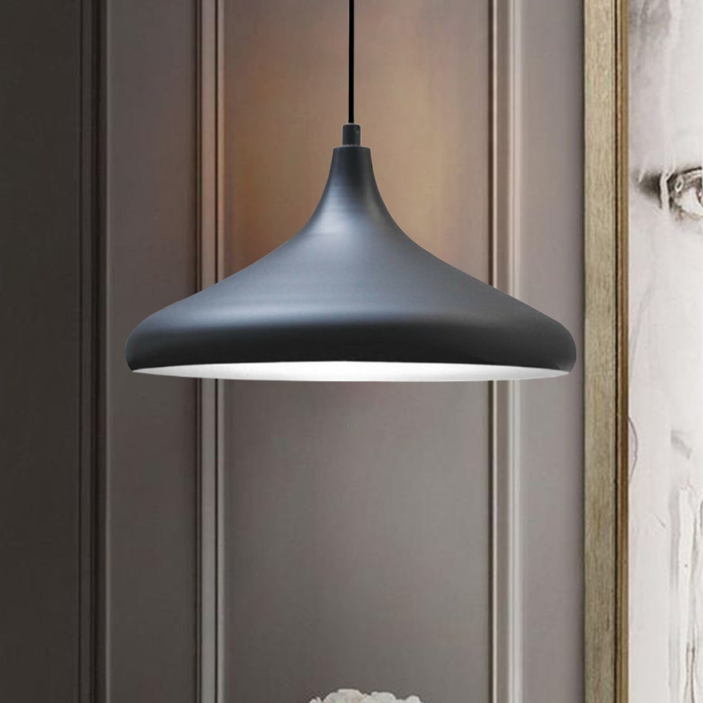 Lampada a sospensione in metallo