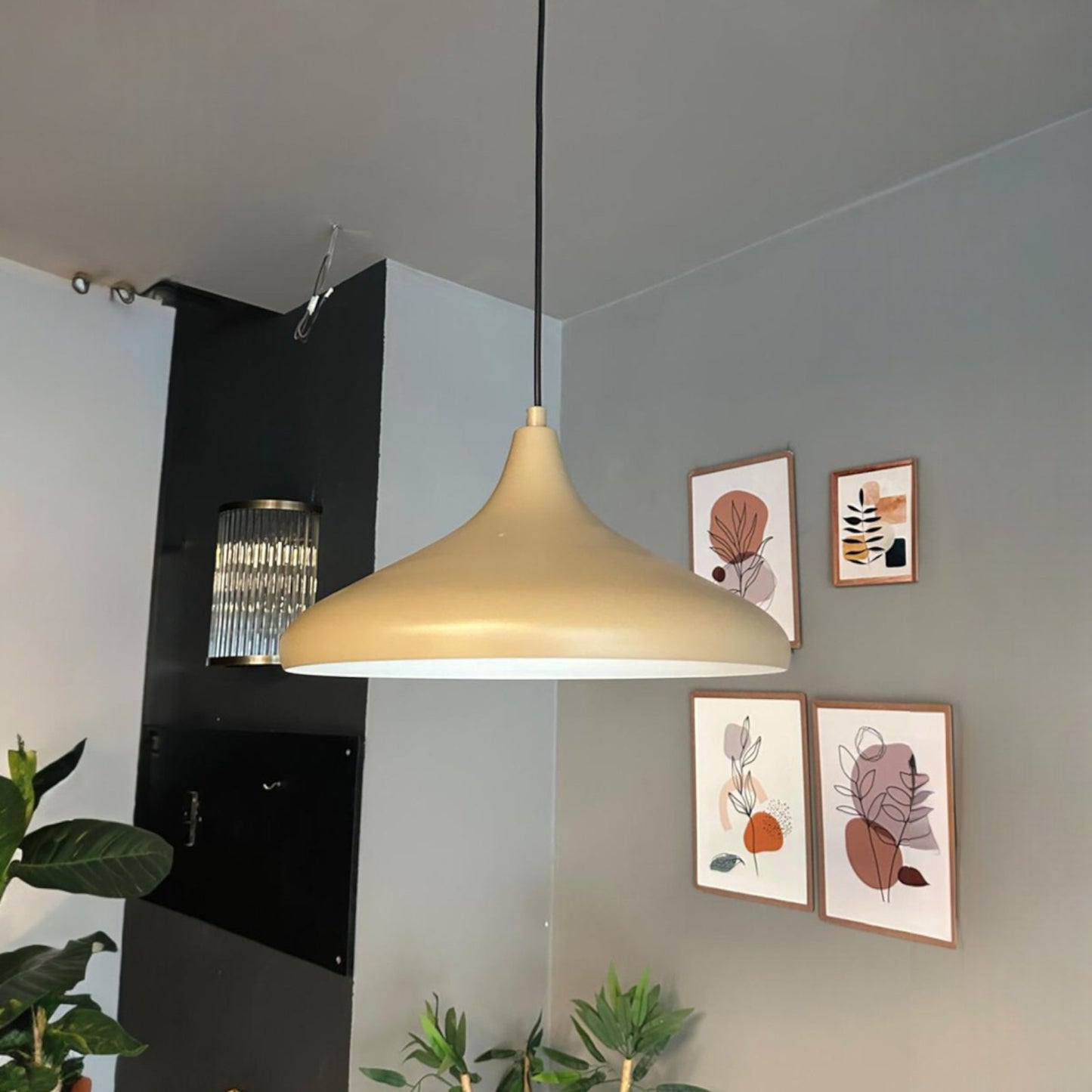 Lampada a sospensione in metallo