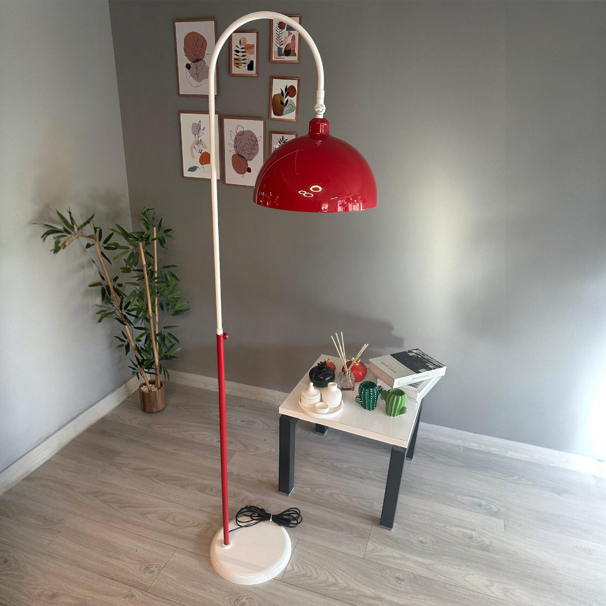 Stehlampe Moderne Stehlampe aus Metall mit E27, verstellbarer Lampenschirm