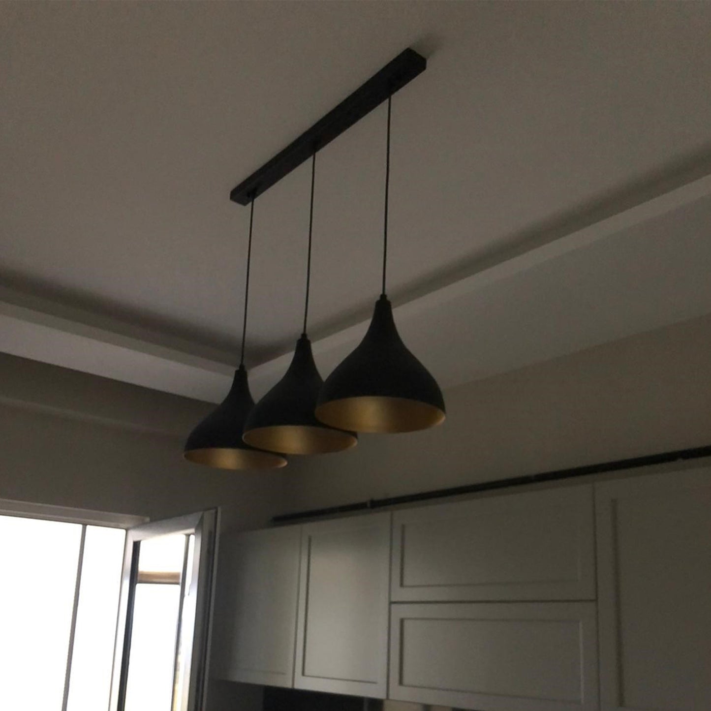 Lampe pendante en métal à 3 flammes noire