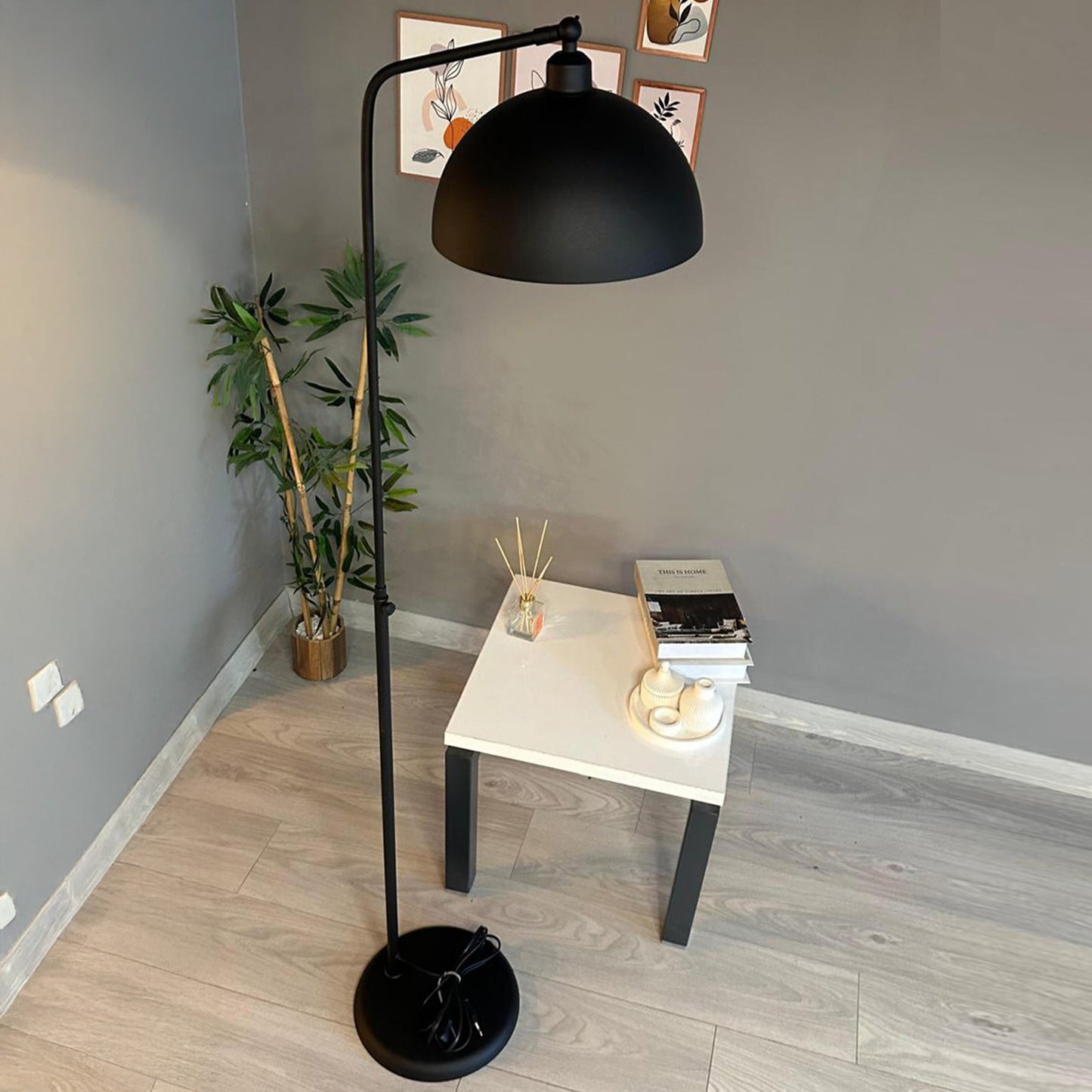 Stehlampe Moderne Stehlampe aus Metall mit E27, verstellbarer Lampenschirm