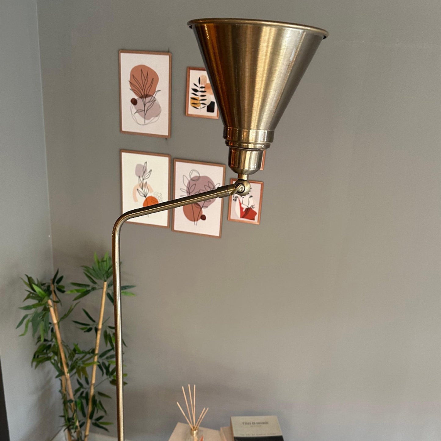Stehlampe Tumbled Movable Head Modern Metal Living Stehleuchte