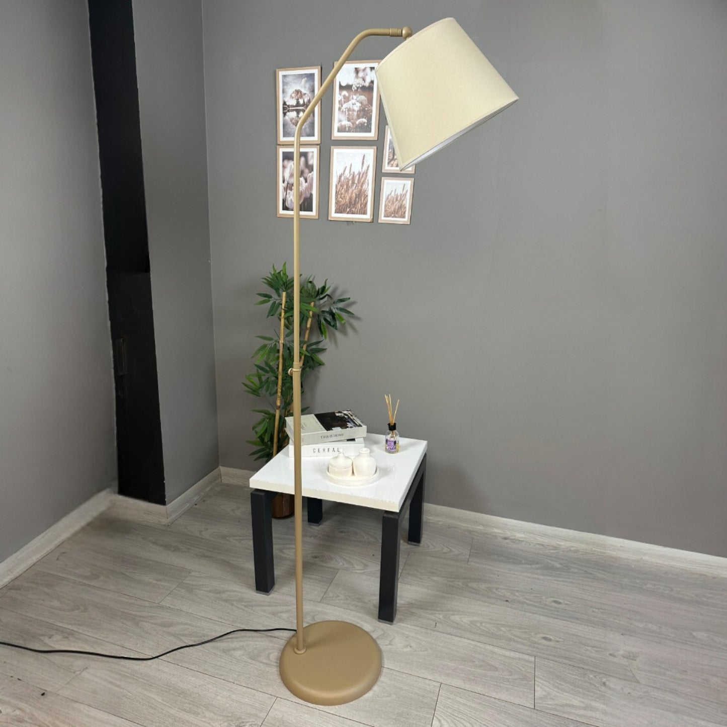 Stehlampe Cotella Bewegender Ufo Kopf Moderne Dekorative Metall Stehlampe